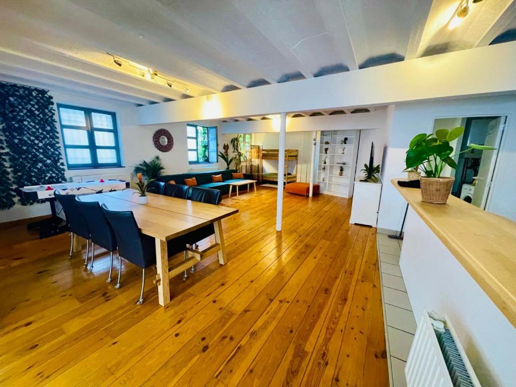 Down Town Oasis-Spacious Loft With Private Parking Brussel Eksteriør bilde